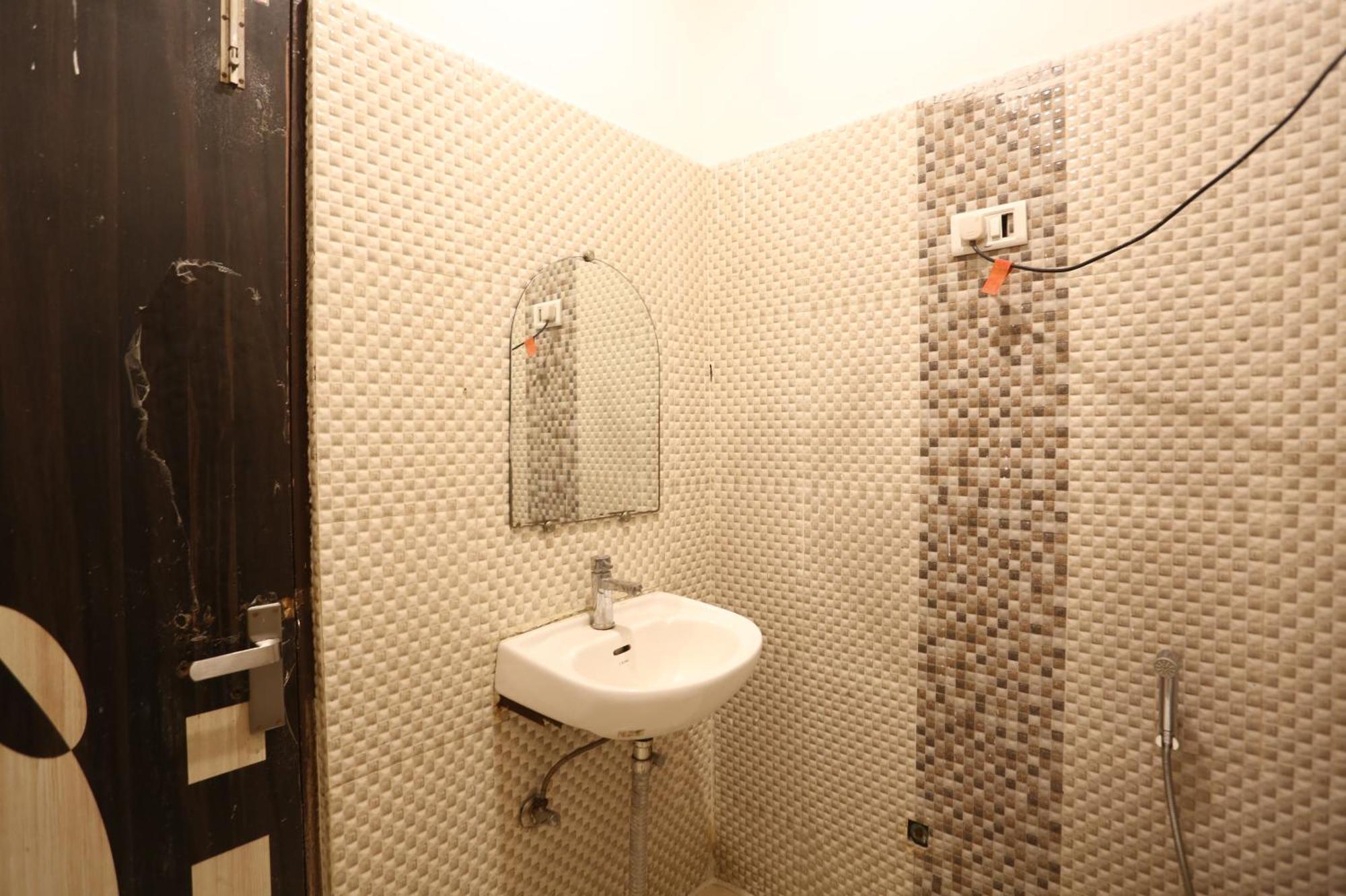Backpackers - Ink Hotels Delhi Airport By Ss Group New Delhi Exterior photo