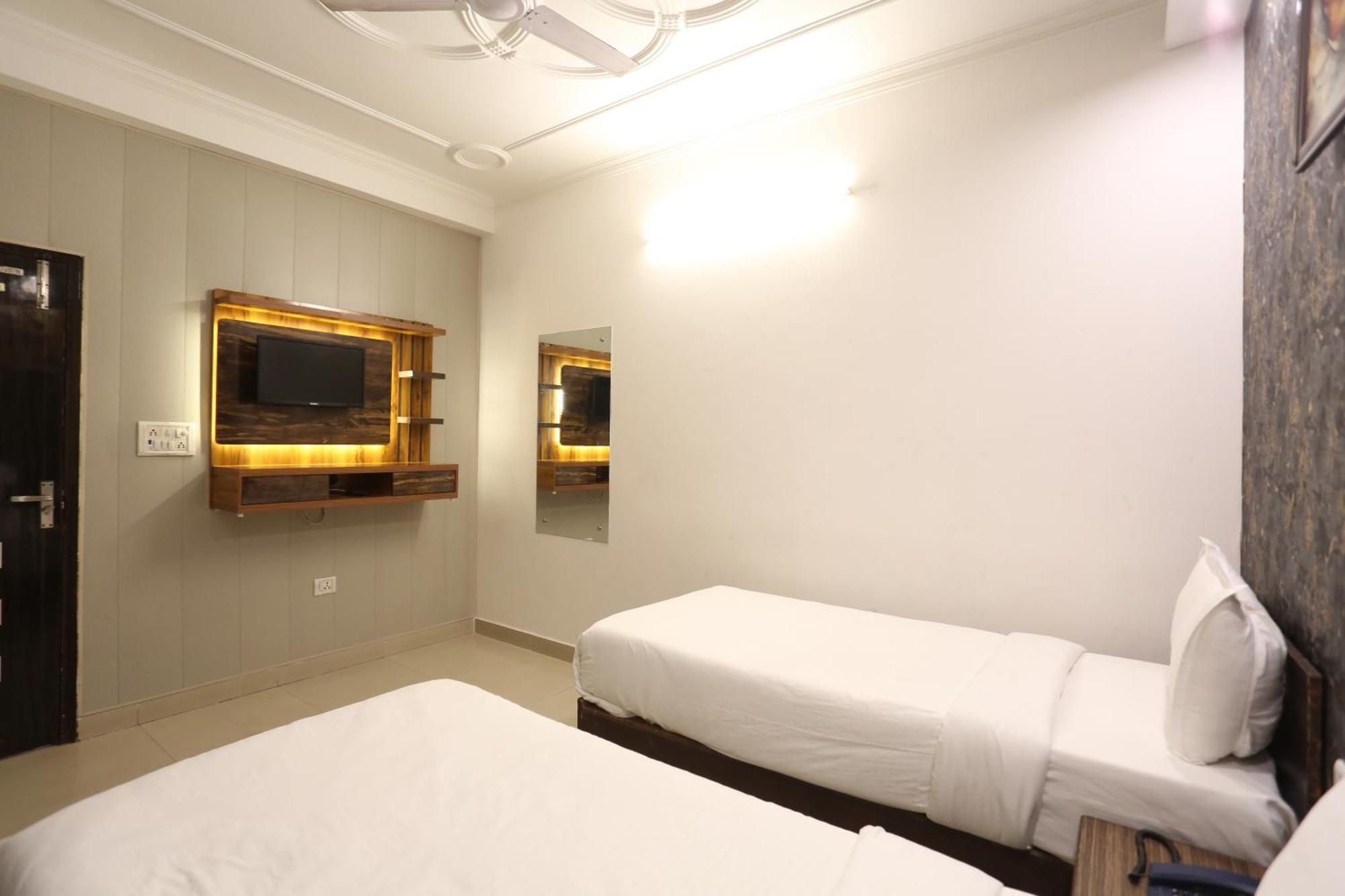 Backpackers - Ink Hotels Delhi Airport By Ss Group New Delhi Exterior photo